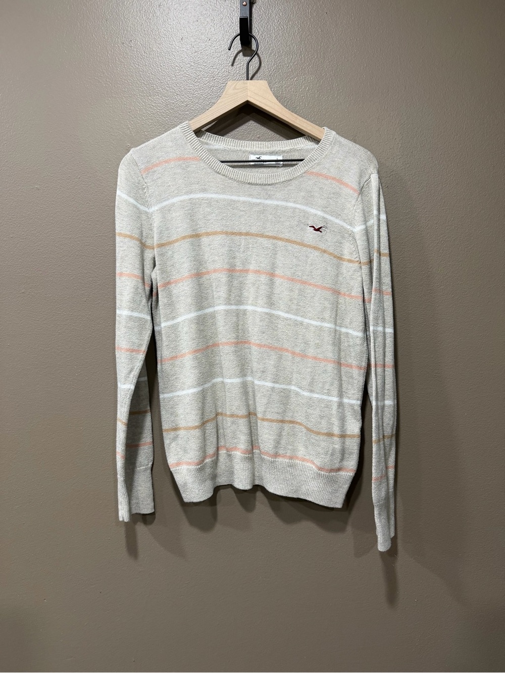 Hollister women’s sweater size Large
